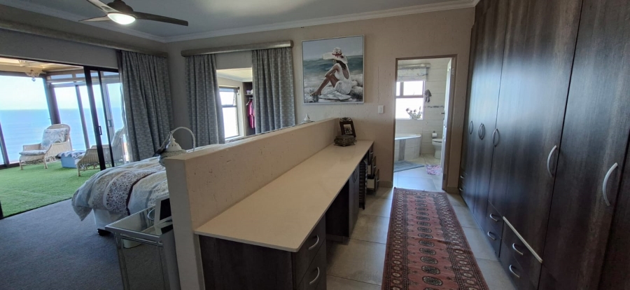 Bedroom Property for Sale in Dana Bay Western Cape
